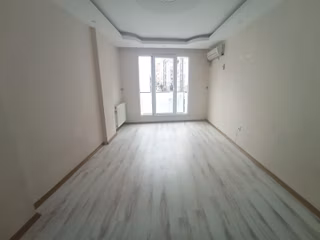 Bahçelievler Zafer Mahallesi'nde Bakımlı 2+1 Satılık Daire