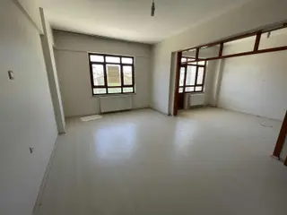 [ema] Gazi Caddesine Yürüme Mesafesinde Kiralık Arakat Daire