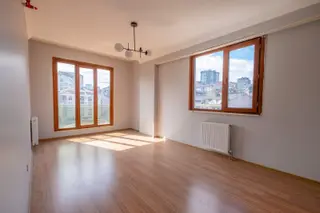 Kağıthane Gürsel'de Site İçerisinde 2+1 Satılık Daire