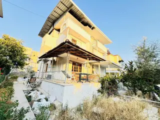 Denize 400m 3+1 Geniş Bahçeli Yazlık