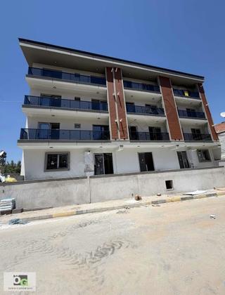 İstasyon Mahallesinde Satılık 1+1 Büyük Balkonlu Daire