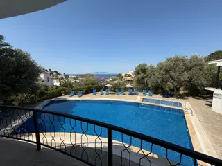 Foça'nın Ödüllü Sitesi Olivia Village Satılık 1+1 Yazlık