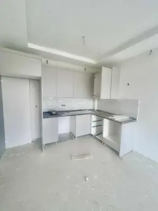 Eski Mezitlide Satılık 1+1