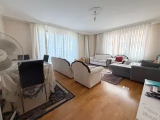 As Emlaktan 3+1-eşyalı-merkeze Yakın Genç Bina 3.kat 120m2 Daire