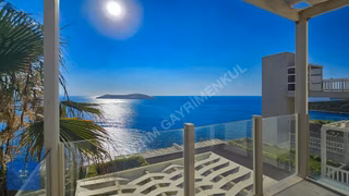 Bodrum Koyunbaba'da Prestijli Sitede Plajlı Satılık 1+1 Daire