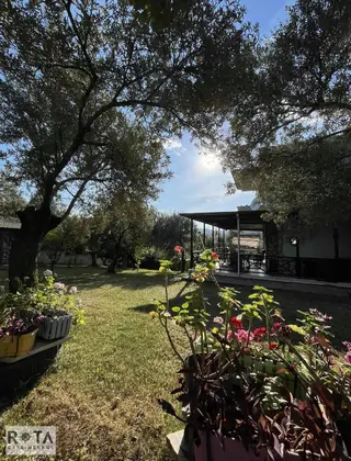 Altınoluk 1400 M2 Arsada Deniz Manzaralı 3+1 Villa-rota