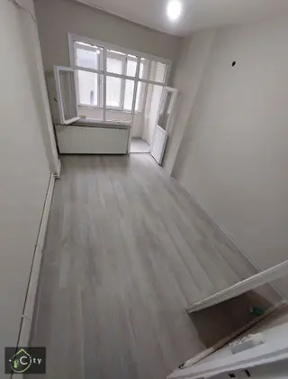 Findikzada Kizelma Cad Emrullah Efendi Sok Satılık Bodroum Daire