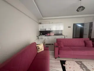 Dairemiz Çarşı Merkezde Olup Yeşil Sinema Civarın Da 4 Katlı Binanın 2. Arakatı 1+1