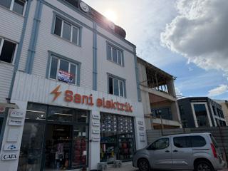 Serdivan Adatıp Hastanesi Yolunda Kıralık Iş Yerı/ofis