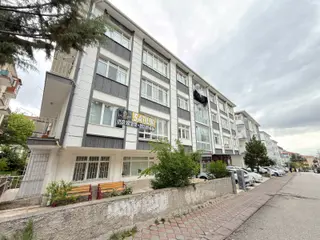Oğulbey'den Dr Tevfik Sağlam Cad Yakını 3+1 1.kat Ön Güney Cephe