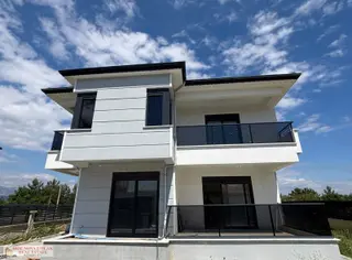 Manavgat Hatipler'de Satılık 3+1 Villa