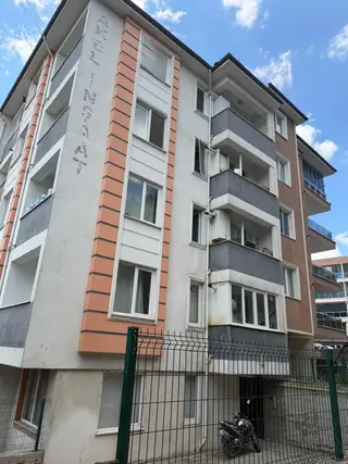 Karabük 100.yıl Merkezinde Carrefuar Karşında Satılık 2+1 Daire