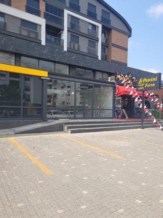 Konyaaltı Hurma Mahallesi'nde Tabela Değeri Yüksek 300m² Kiralık Dükkan