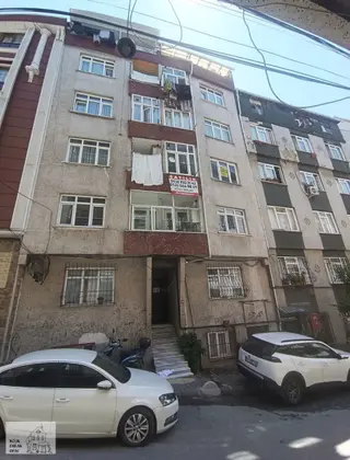 Esenler Nine Hatun Camii'ne Çok Yakın 2+1 Acil Satılık Daire