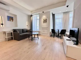 Merkezi Taksim Meydanında Tüm Faturalar Dahil 1+1 Kiralık Daire