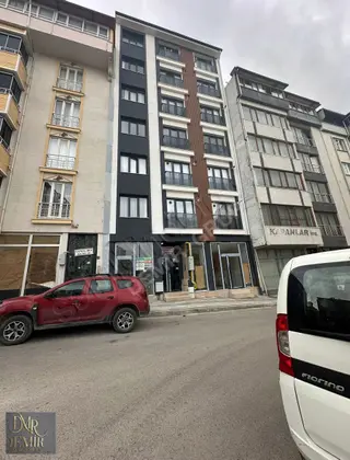Üniversite Mahallesi'nde Sıfır 1+1 Daire (net 40m²)