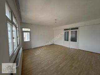 İzmit Devlet Hastanesi Yanı Badanalı 2+1 Kiralık Daire