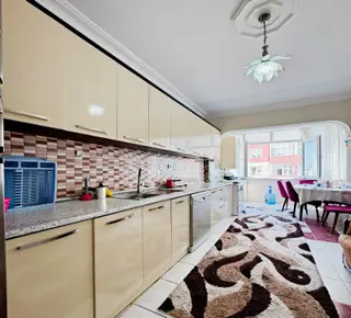 Barış Mahallesinde Kısa Katlı 3+1 Satılık Daire