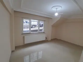 Sahibinden Fıstıkağacı Metro Ve Cadde Yan Sokağında 1+1