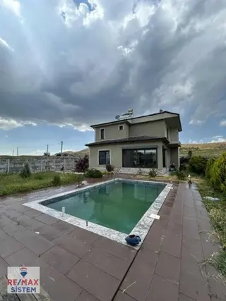 *takasa Açık Havuzlu Lüks Villa 600 M² Arsa - 4,5+1