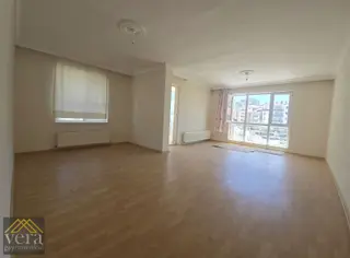 Sultan Fatih Cadde Yakını Geniş Köşe Başı Kiralık 4+1 Asansörlü