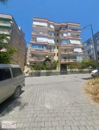 Kuşadası Ege Mh. Doğalgazlı Ara Kat Geniş 3+1 Satılık Daire