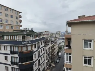 Güneyden Teraslı Asansörlü Köşe Başı 2+1.80m2 Daire