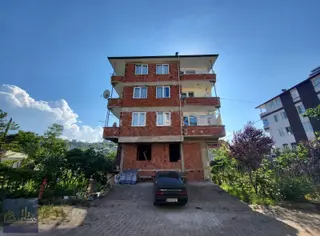 Uzman Emlak'tan 3+1 ,2.kat Satılık Fırsat Daire..
