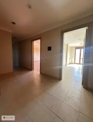 Bahçeşehir Spradon Kuleler 4+1 Ara Kat Ebeveyn Banyolu Satılık