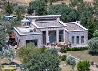 5.000 M² İçerisinde Çelik Konstrüksiyon Özel Tasarım Taş Villa