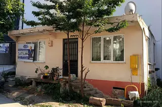 Vıp Gym.de Mustafa Şar'dan Mevlana Mah. 93m2 Satılık Müstakil Ev