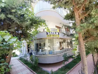Cumhuriyet Mah.'de Satılık 3+1 Harika Konumlu Arakat Daire