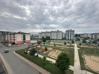 Durugöl Mahallesi'nde Ferah Açık Mutfaklı 3+1 Kiralık Daire