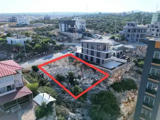 Uğur Emlak'tan Tırtar'da Villa'lık Ana Yol Üstünde Satılık Arsa