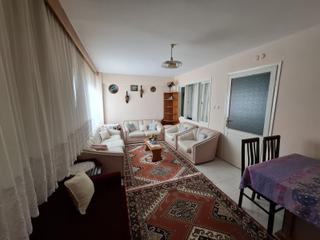 Kuşadası Merkezde Sahile Yürüme Mesafesinde Satılık 2+1 Daire
