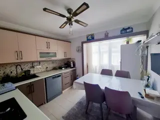 Kuşadası Merkezde Satılık 3 Oda 1 Salon Daire