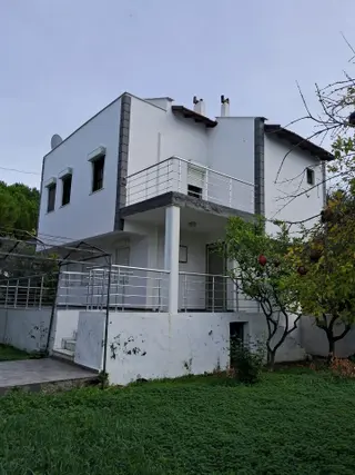 İzmir Çeşme Ildırı Geniş Bahçeli Köşe Konumlu Dubleks Villa
