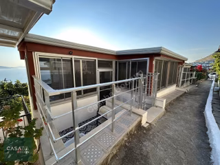 Panoramik Manzaralı Özel Plajlı Müstakil Ev