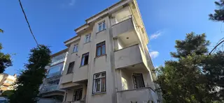 Üsküdar Caddesine Adım Mesafede Satılık Arakat Daire
