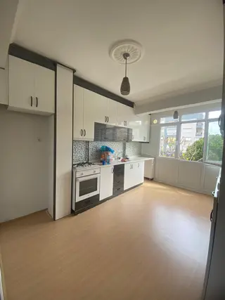 Antalya Muratpaşa Bahçelievler Mahallesi 3+1 Geniş Balkonlu Kiralık Daire