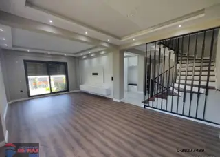Re/max İnci'den Karesi Kuva-i Milliye 'de Satılık 6+1 Akıllı Ev Sistemli Bahçeli Tripleks Villa