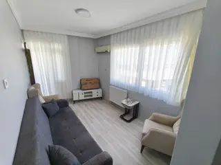 Hastane Karşısı 1+1 Full Sıfır Eşyalı Ve Tadilatlı Doğalgazlı