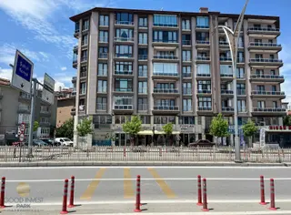 Merkezde Cumhuriyet Mh Önü Kapanmaz Manzaralı Ara Kat Geniş 4+1