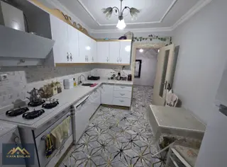 İstiklal'de Merkezi Konumda Yüksek Giriş 3+1 Kattan Bölme Daire