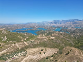 Demirciler'de Merkeze Yakın 2.000 M² Yatırımlık Tarla