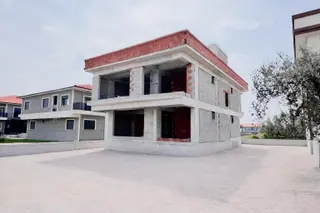 Çandarlı'da Bahçe&teras Seçenekli Satılık 2+1 Daireler