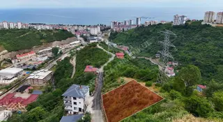 Yomra'da Merkeze Yakın Konumda Satılık Deniz Manzaralı Arsa