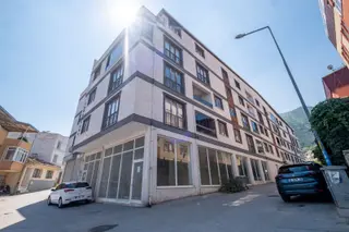 Remax Advantage'den Teleferikte 569 M2 Kiralık Köşe Dükkan