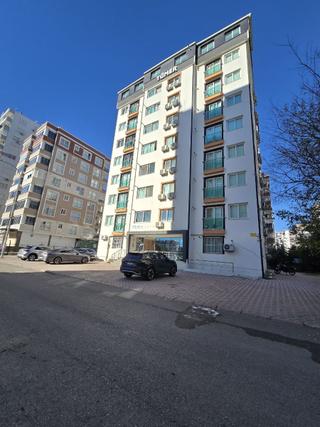Kenan Evren Avrupa Hast.arkası Teraslı 120mt 1,5+1 Eşyalı