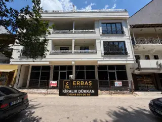 Erbaş Gayrimenkul'den Hereke'de Kiralık 250m2 Dükkan